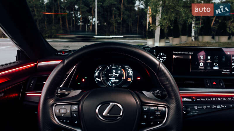Седан Lexus ES 2019 в Києві