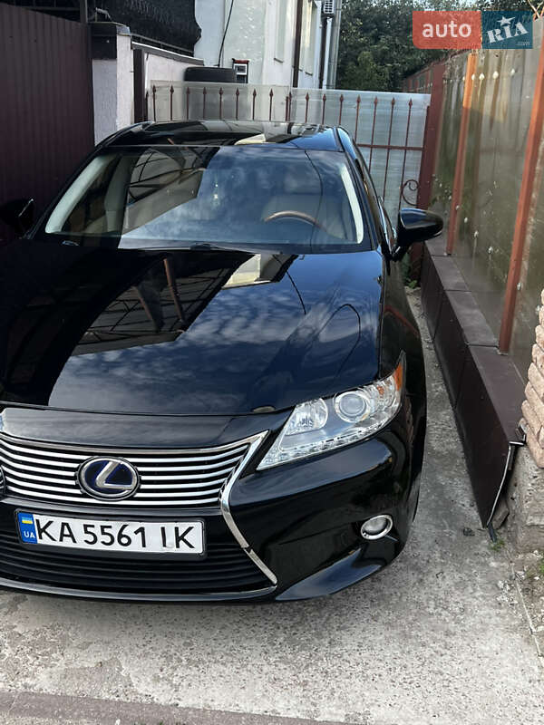 Седан Lexus ES 2014 в 