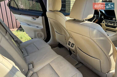 Седан Lexus ES 2014 в 