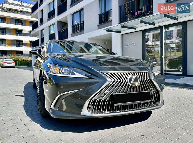Седан Lexus ES 2018 в Луцьку