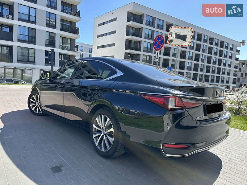 Седан Lexus ES 2018 в Луцьку