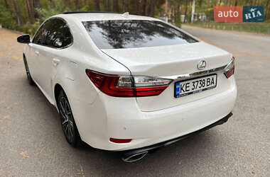 Седан Lexus ES 2015 в 