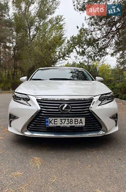 Седан Lexus ES 2015 в 