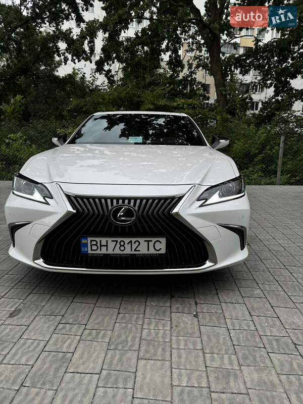 Седан Lexus ES 2021 в Львове фото 29 Седан Lexus ES 2021 в Львове