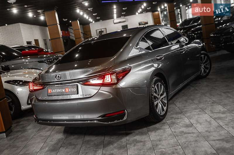 Седан Lexus ES 2019 в Одессе