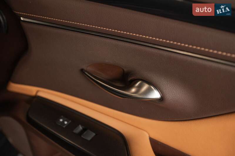 Седан Lexus ES 2019 в Одессе