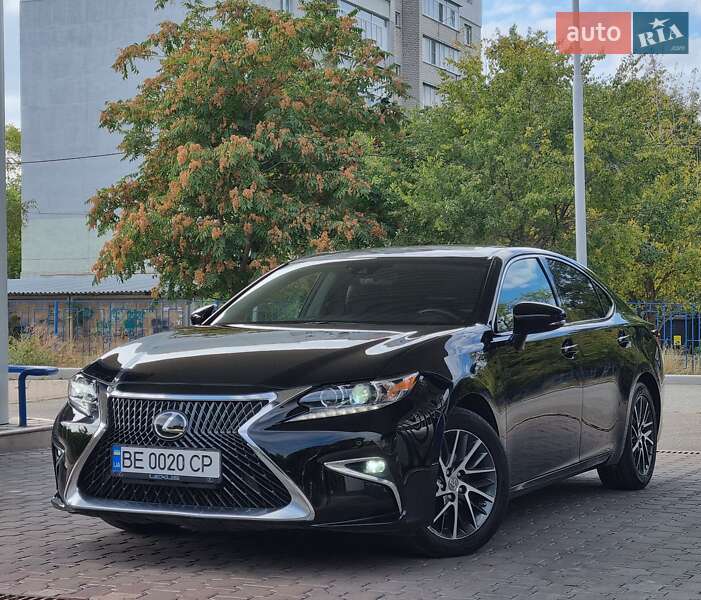 Седан Lexus ES 2017 в 