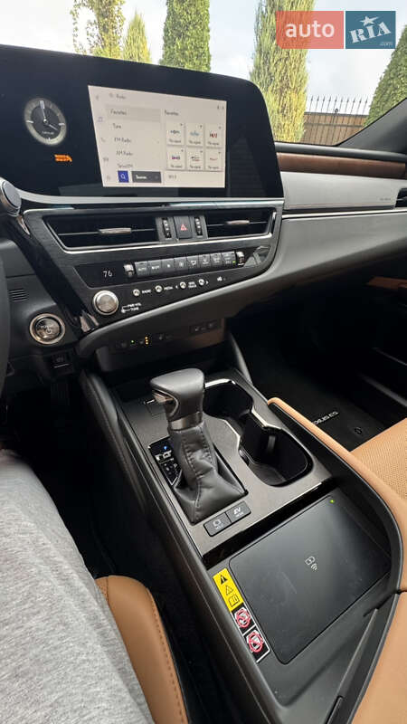 Седан Lexus ES 2024 в Первомайську