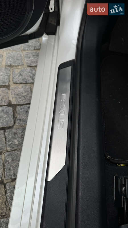 Седан Lexus ES 2024 в Первомайську