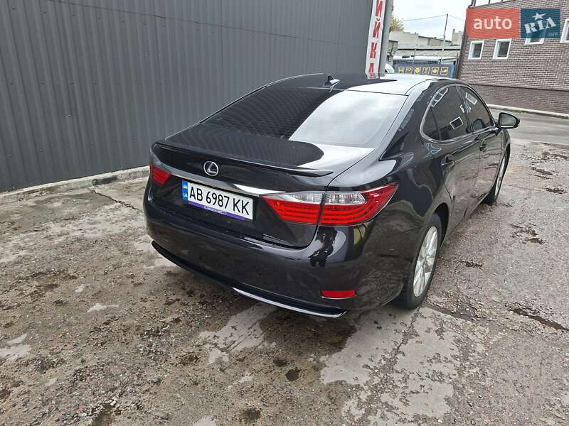 Седан Lexus ES 2012 в Киеве