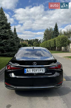 Седан Lexus ES 2021 в Чайках