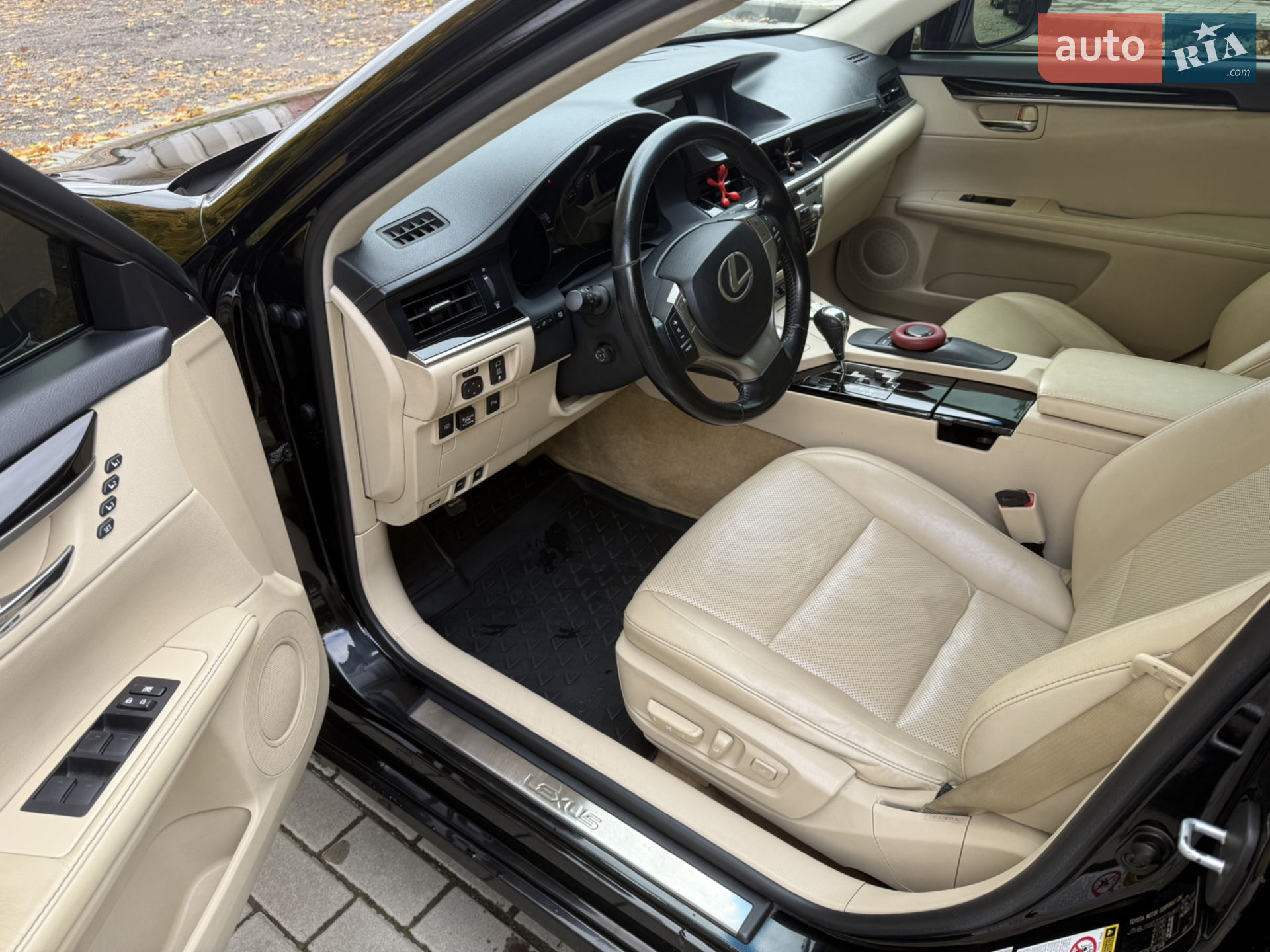 2015 Lexus ES - мініатюра 16