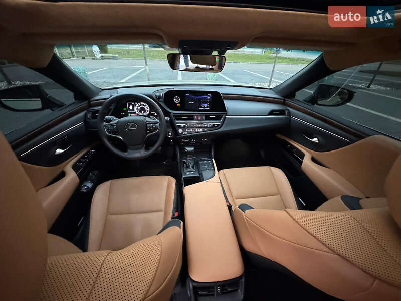 Седан Lexus ES 2021 в Киеве