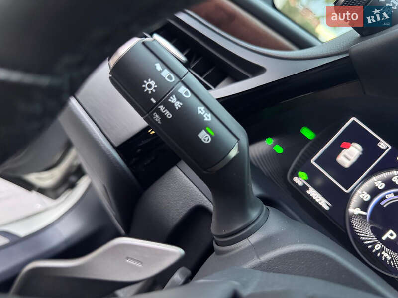 Седан Lexus ES 2021 в Киеве