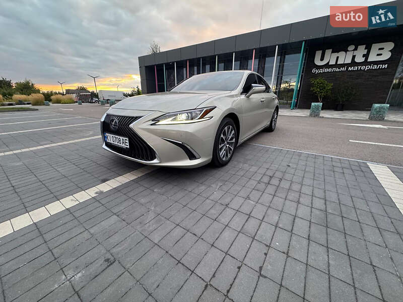 Седан Lexus ES 2021 в Киеве