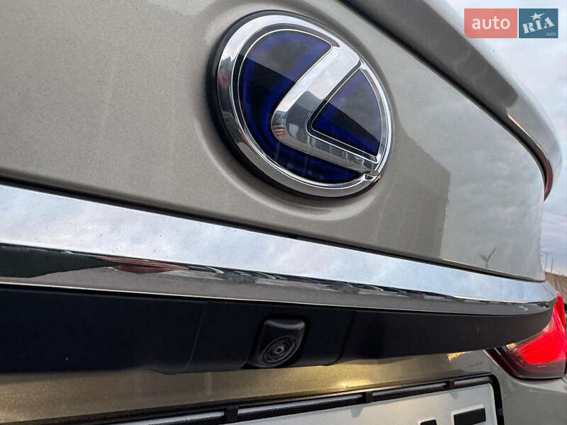 Седан Lexus ES 2021 в Киеве