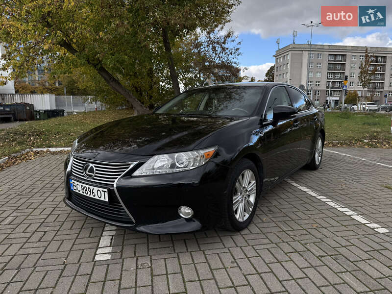 Седан Lexus ES 2014 в Самборе
