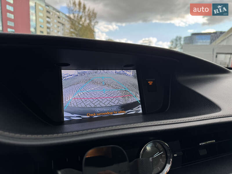 Седан Lexus ES 2014 в Самборе