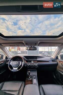 Седан Lexus ES 2013 в 