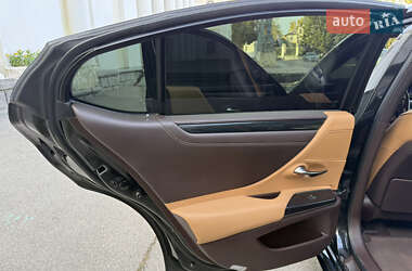 Седан Lexus ES 2021 в Киеве