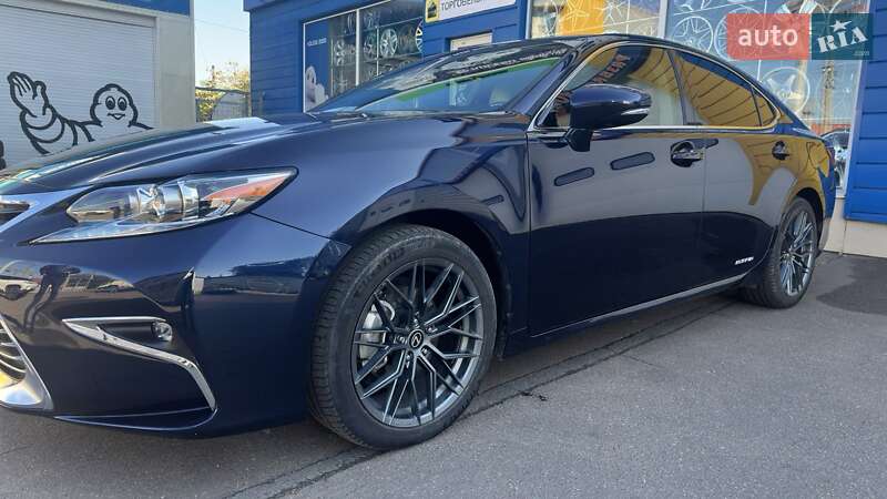 Седан Lexus ES 2017 в Одессе