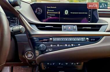 Седан Lexus ES 2019 в Дніпрі