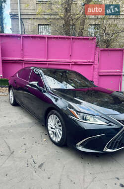 Седан Lexus ES 2021 в Киеве