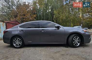 Седан Lexus ES 2016 в 