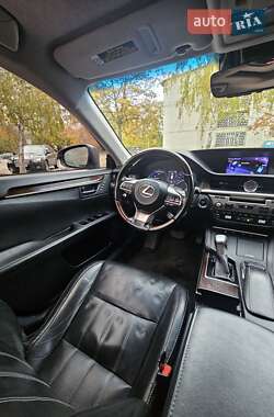 Седан Lexus ES 2016 в 