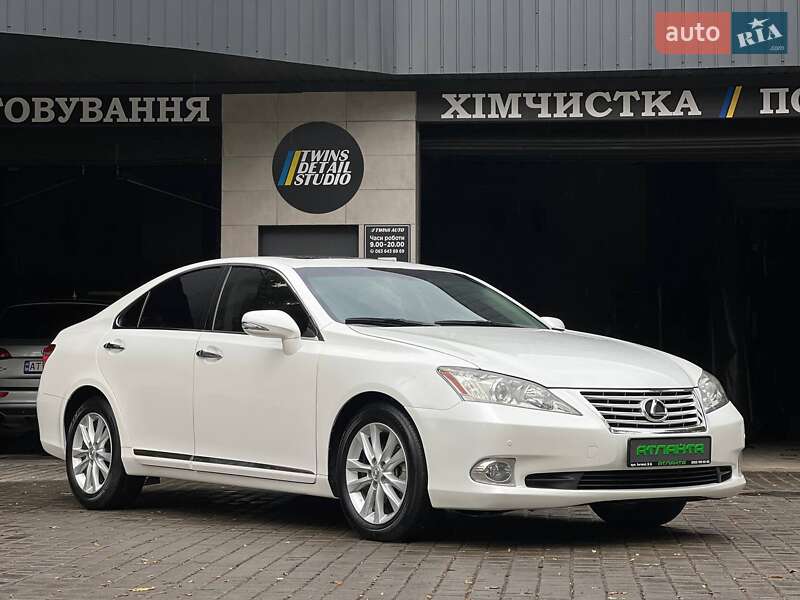 Седан Lexus ES 2012 в Одесі