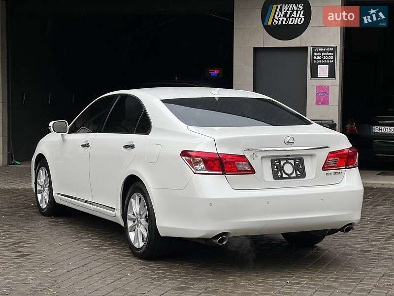 Седан Lexus ES 2012 в Одесі