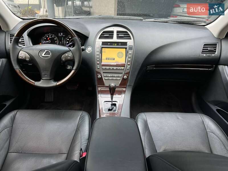 Седан Lexus ES 2012 в Одесі