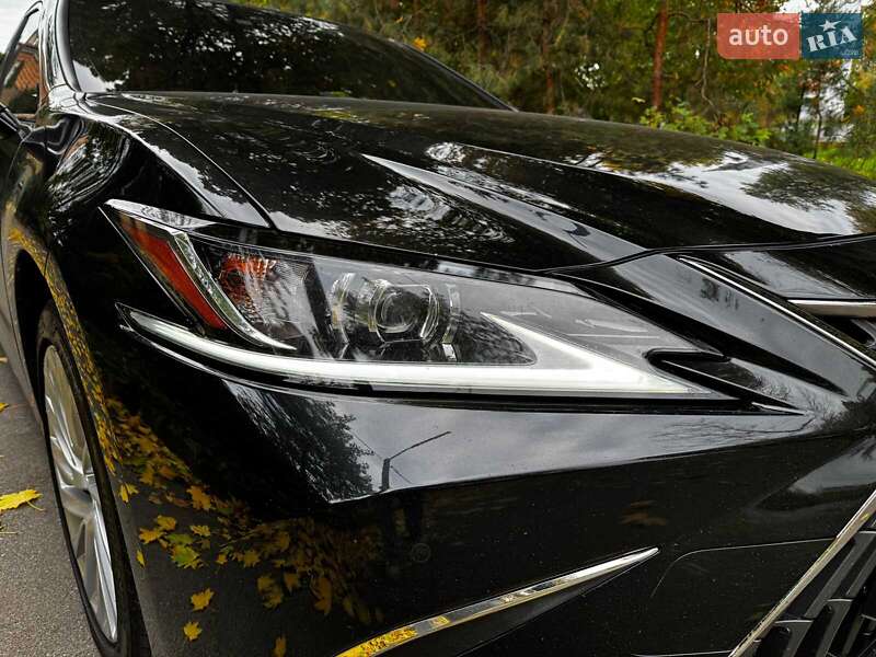 Седан Lexus ES 2021 в Києві