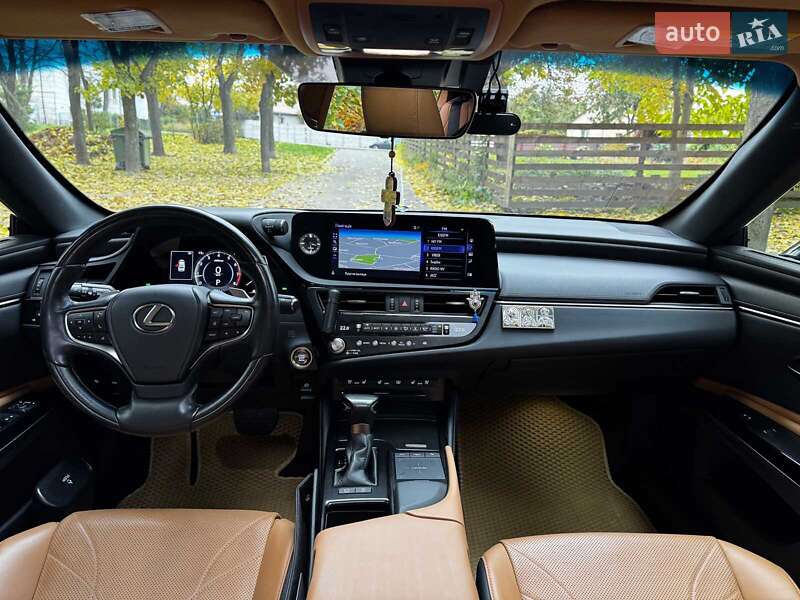 Седан Lexus ES 2021 в Києві