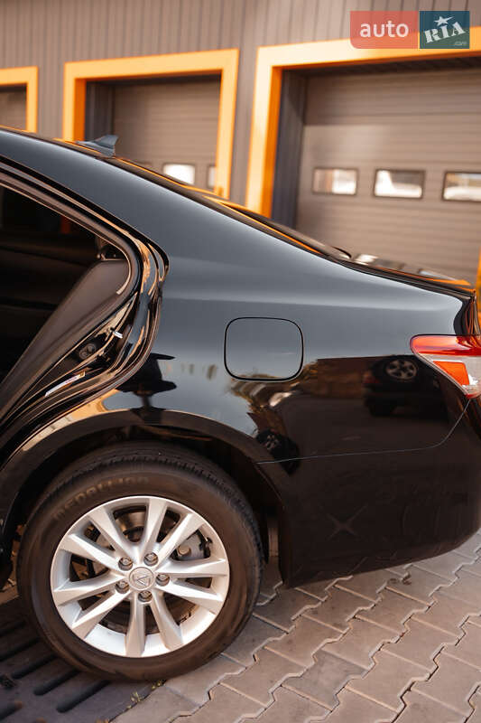 Седан Lexus ES 2010 в Одесі