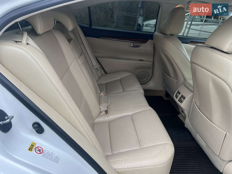 Седан Lexus ES 2012 в Харькове