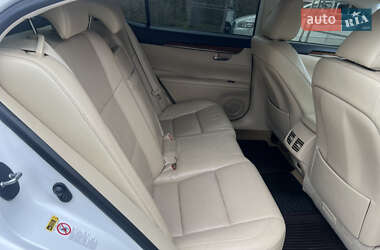 Седан Lexus ES 2012 в 