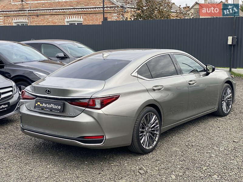 Седан Lexus ES 2021 в Луцке