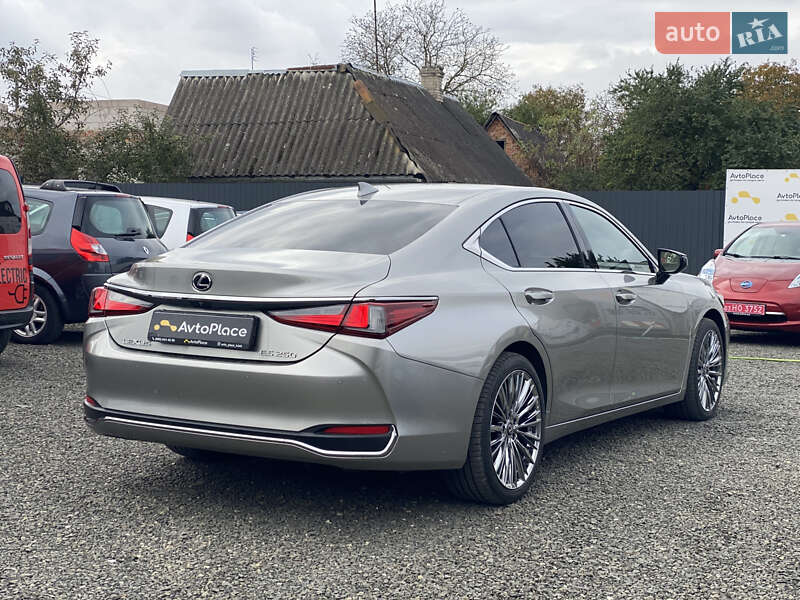 Седан Lexus ES 2021 в Луцке
