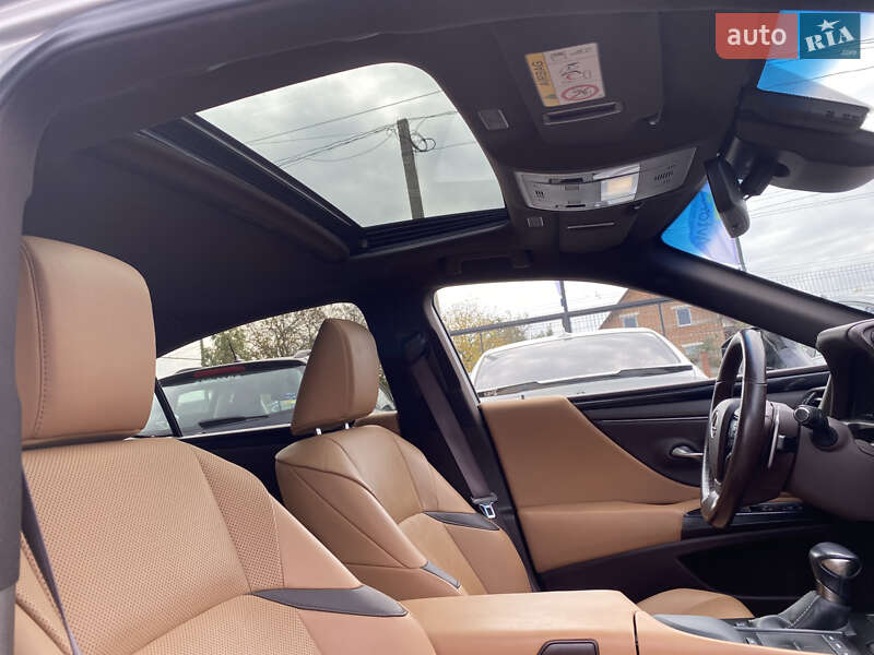 Седан Lexus ES 2021 в Луцке