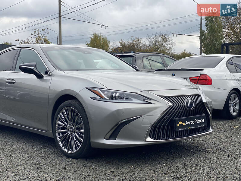 Седан Lexus ES 2021 в Луцке