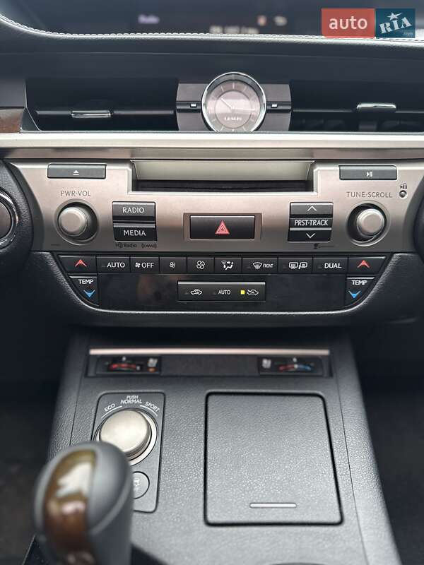 Седан Lexus ES 2015 в Белогородке фото 24 Седан Lexus ES 2015 в Белогородке
