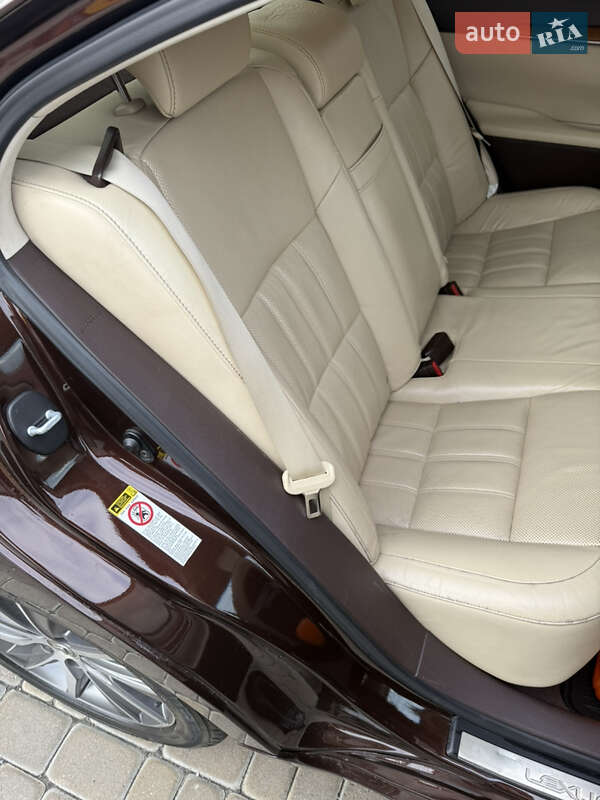 Седан Lexus ES 2015 в Львові фото 21 Седан Lexus ES 2015 в Львові