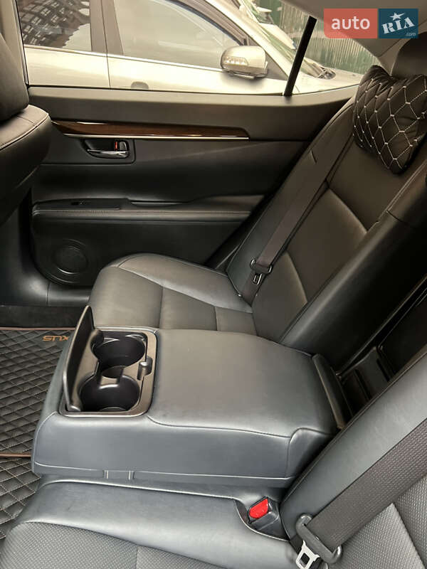 Седан Lexus ES 2014 в Киеве