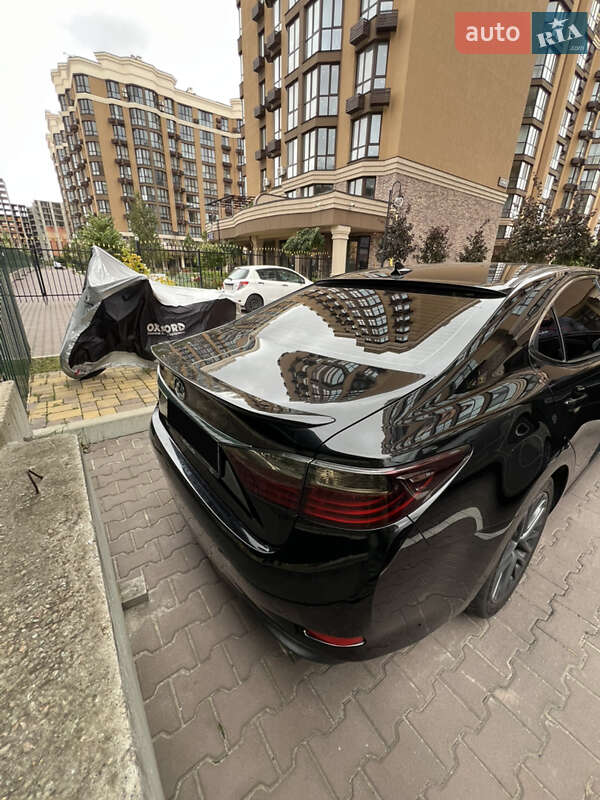 Седан Lexus ES 2014 в Киеве