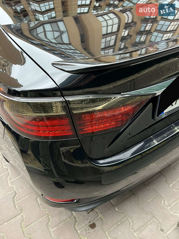 Седан Lexus ES 2014 в Киеве
