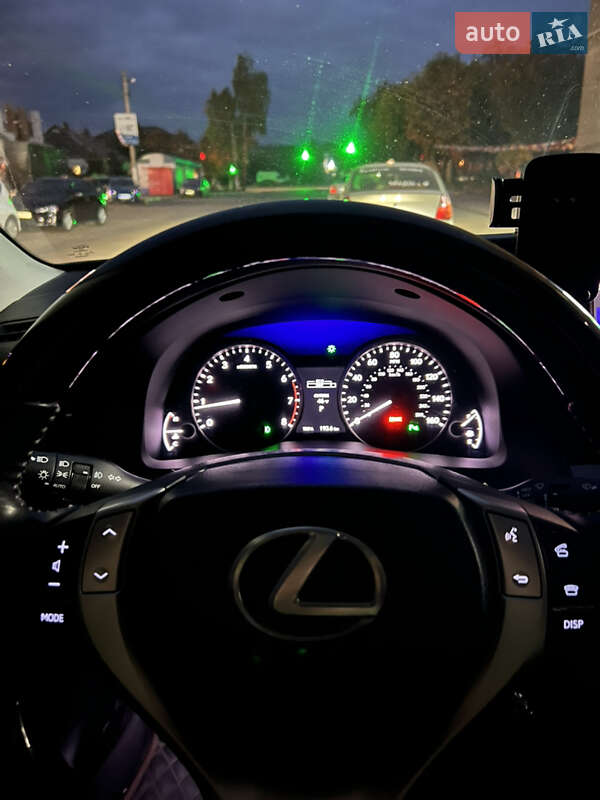 Седан Lexus ES 2014 в Киеве