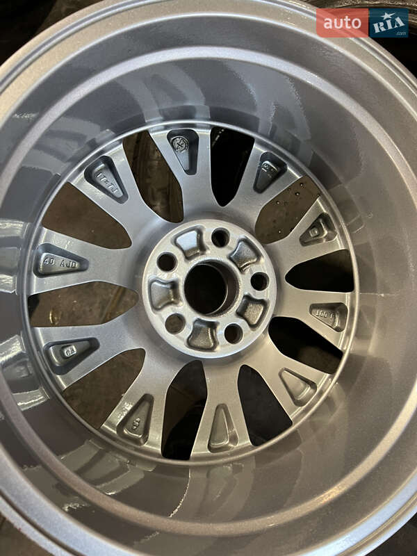 Седан Lexus ES 2013 в Кам'янському