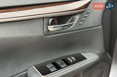 Седан Lexus ES 2016 в 