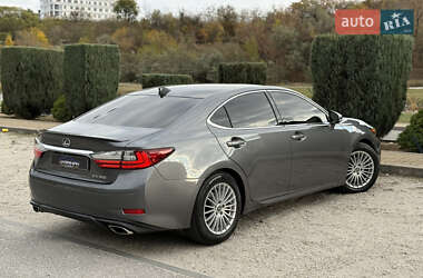 Седан Lexus ES 2016 в 